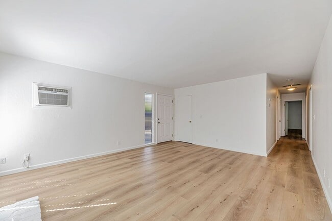 Photo - 652-654 Vasona Ave