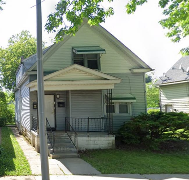 Building Photo - 3405 N 10th St Unit 3405A