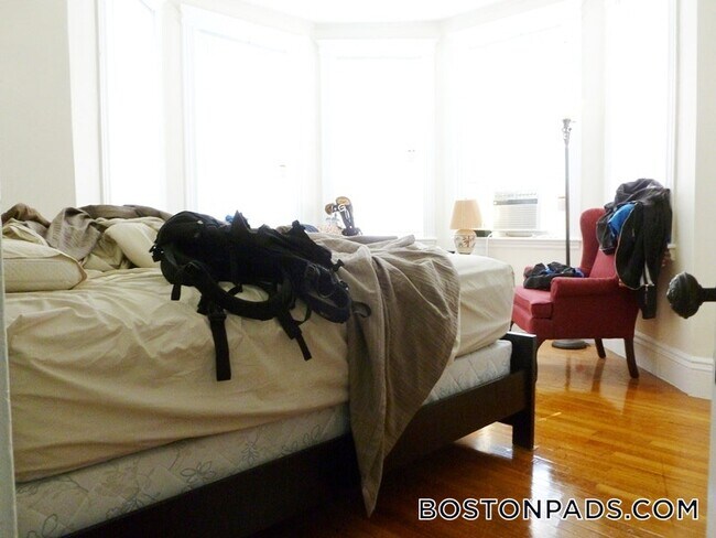 Photo - 126 Warren St Unidad 43