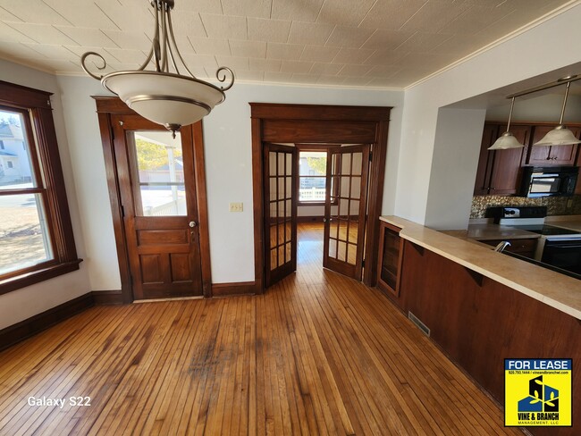 Photo - 232 Mill St