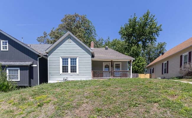 Building Photo - Remodeled 2-Bedroom Home in Saint Joseph with Washer/Dryer and Large Fenced Yard