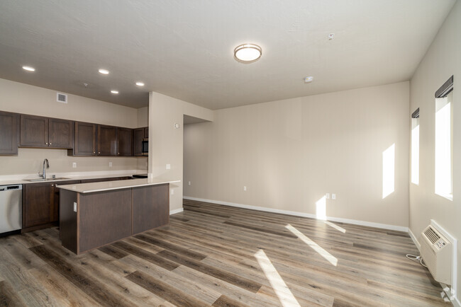 2BR, 1BA - 779SF - The 508 West Apartments