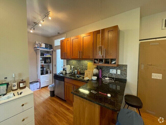 Building Photo - 2245 W Barry Ave Unit 3B Rental