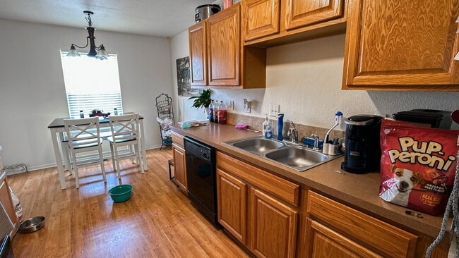 Photo - 710 NW Scenic Ln
