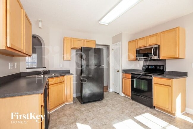 Photo - 634 Longacre Dr