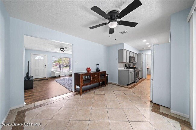 Photo - 2965 Barna Ave