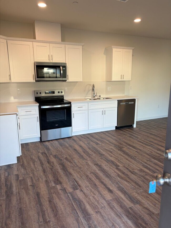 Photo - 6010 Cougar Trl Unit A