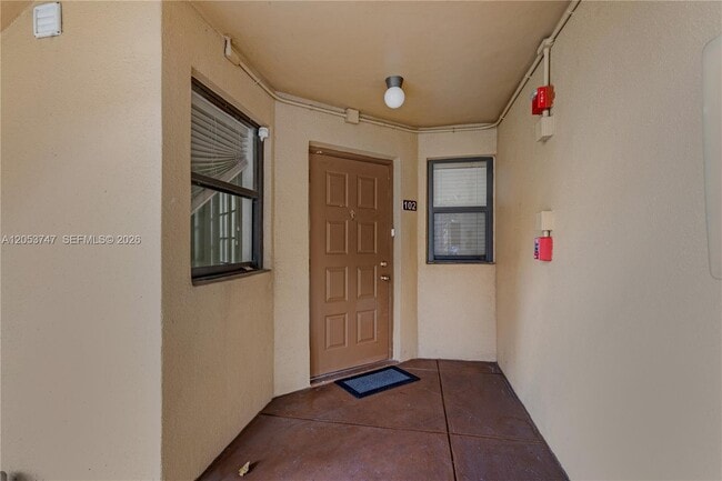 Building Photo - 15545 N Miami Lakeway Unit 102