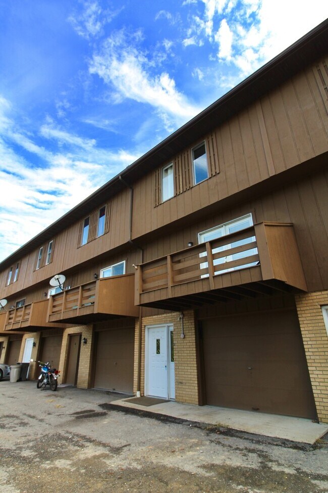 Photo - 2 Bedroom/2 Bath Townhouse near Stadium - ...