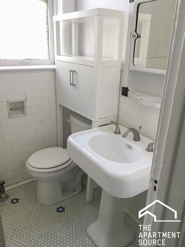 Photo - 432 W Surf St Unit 301