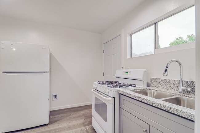 Photo - Remodeled 1 Bed with Private Yard & Parking – Don’t Miss This!