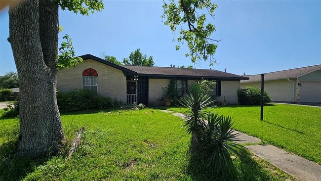 Photo - 8103 Royalwood Dr Casa