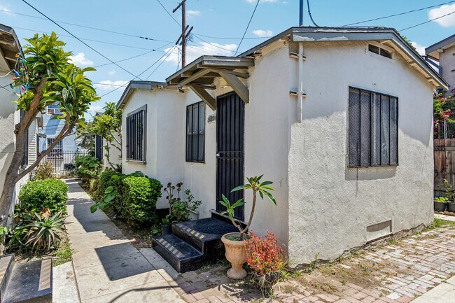 Photo - 4214-4240 S. Hoover St.