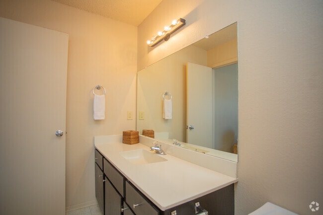2BR, 2.5BA - 1100SF - Model