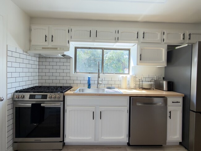Photo - 105 Esther St