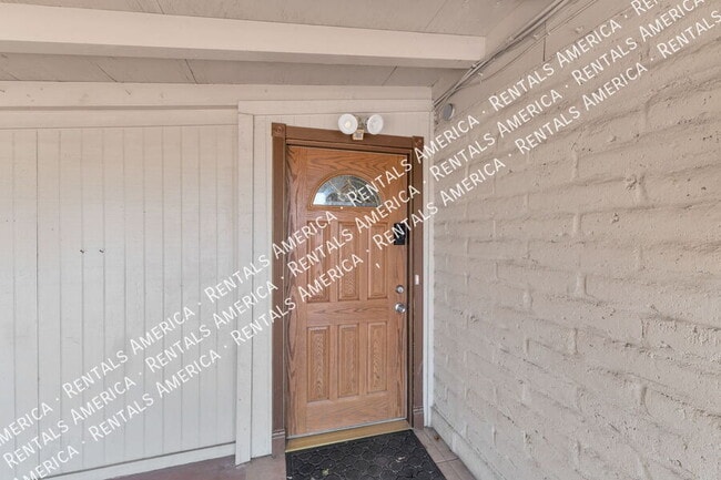 Photo - 5111 E Peach St