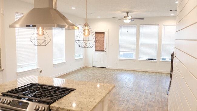 Photo - 7245 Conley St