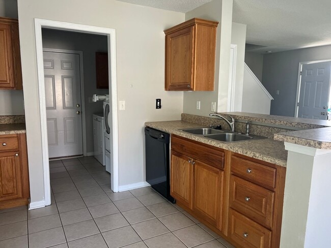 Photo - 5020 Sandlake Ct