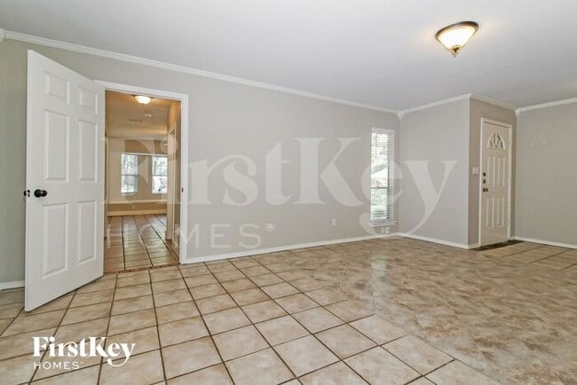 Photo - 405 Lone Oak Cir
