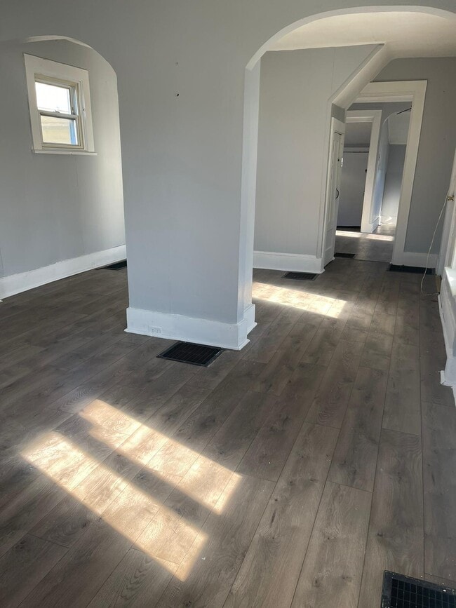 Photo - 1474 Elaine St