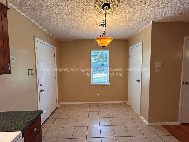 Photo - 3305 Grinnell Ave