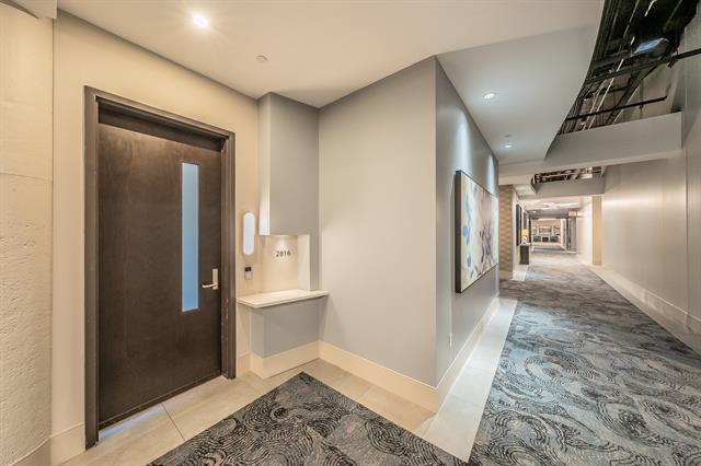 Building Photo - 2600 W 7th St Unit 2816