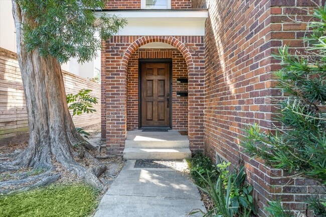 Photo - 2309 Wroxton Rd