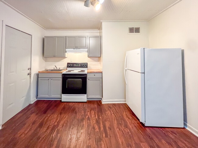 Photo - 1416 Minefee St