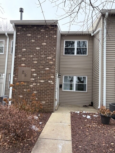 Building Photo - 2902 State Hill Rd