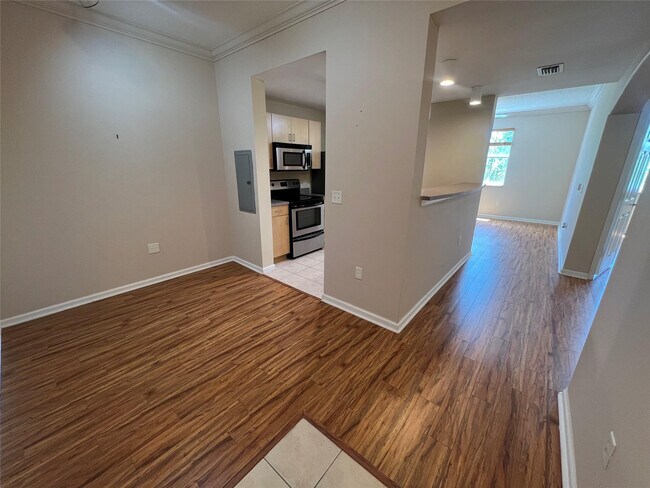Photo - 533 NE 3rd Ave Unidad 508