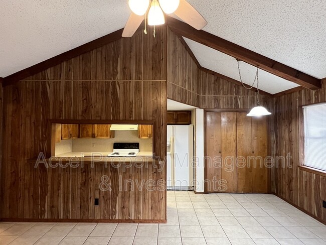 Photo - 2004 Lambeth Way