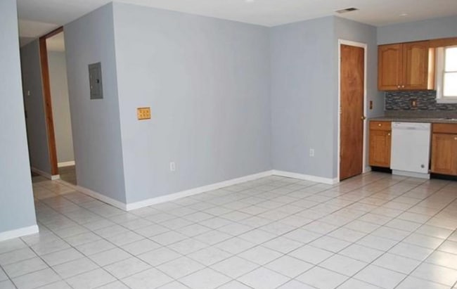 EAT IN KITCHEN - 590 Schuyler Ave Unit B