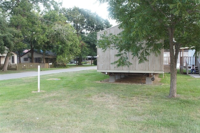 601 Clear Lake Rd