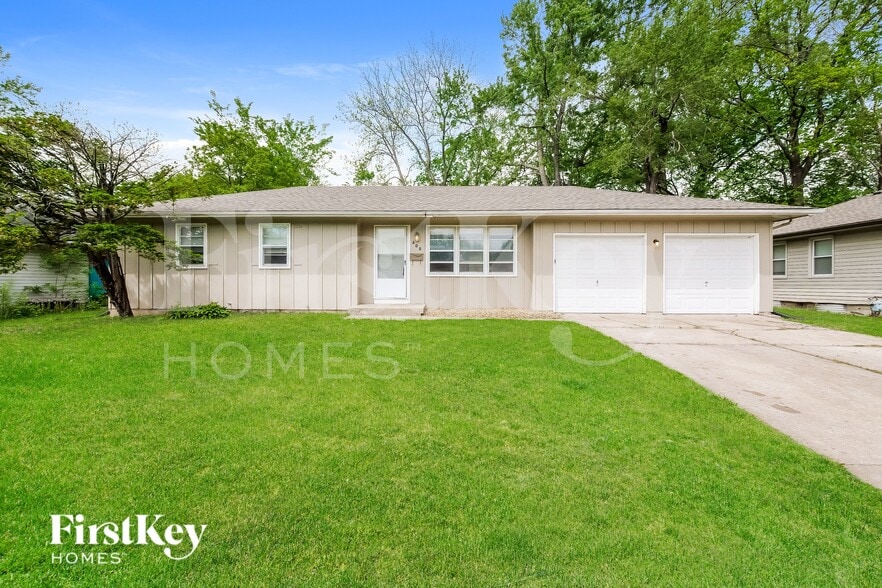 405 SW 11th St
