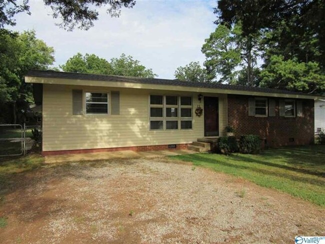 Newly remodeled 3 bedroom/2.5 bath brick h... - Newly remodeled 3 bedroom/2.5 bath brick h... Casa