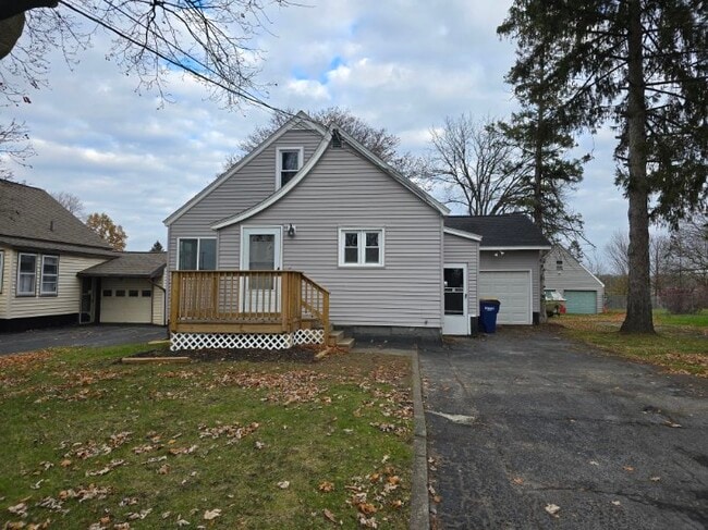 Building Photo - 1202 Van Vleck Rd