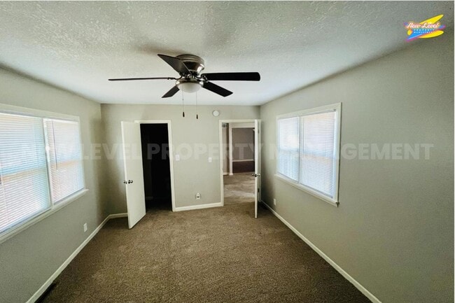 Photo - 886 S Fabrique Dr