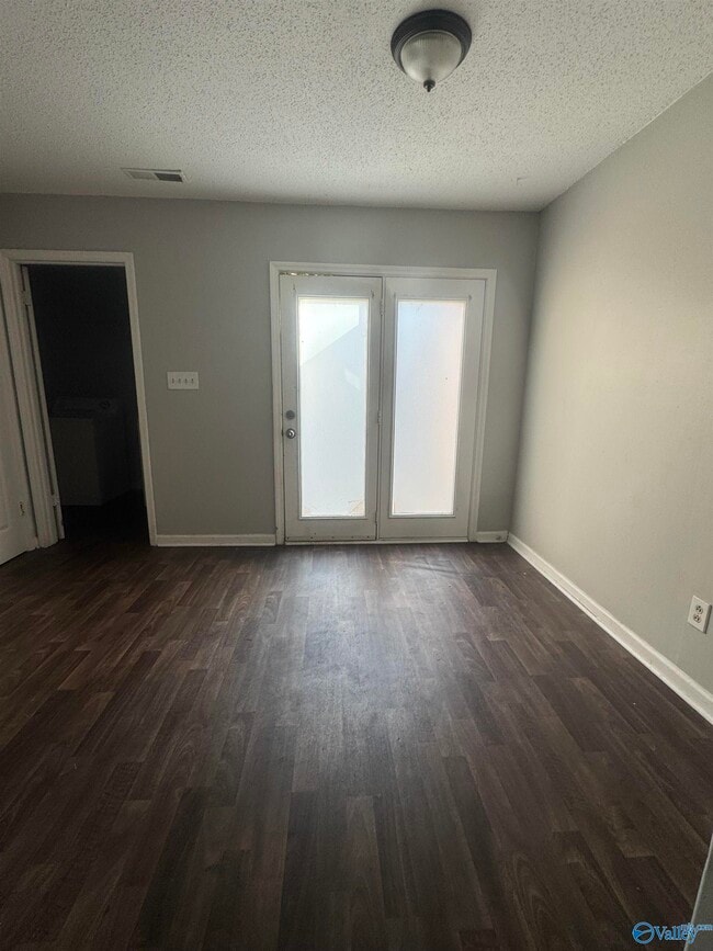 Photo - 2613 Wynterhall Rd SE