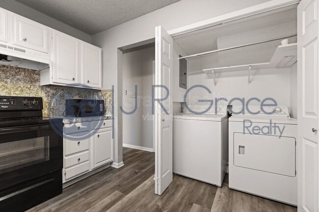 Photo - 1304 Chapel Creek Rd