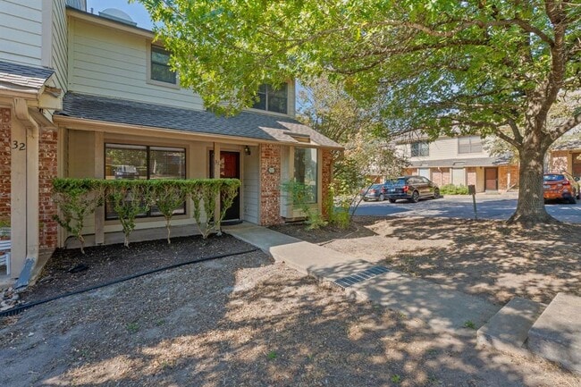 Building Photo - 3801 Menchaca Rd Unit 31