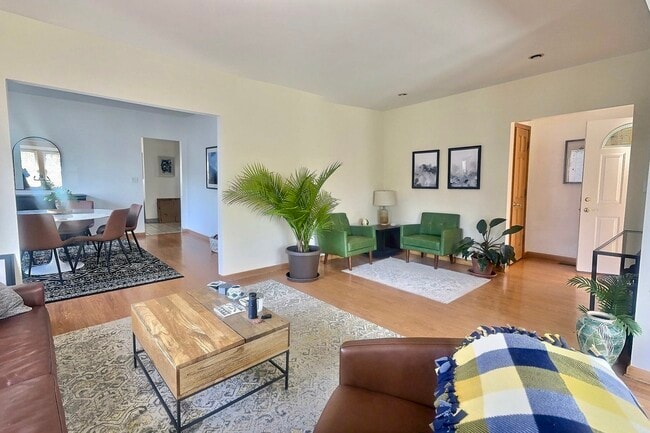 Photo - 1147 S Grove Ave