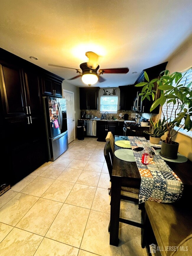 5 Nicholas Dr