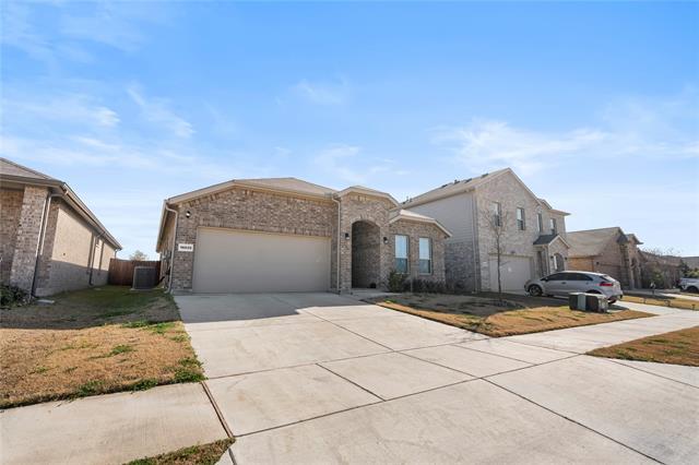 Photo - 16032 Farringdon St