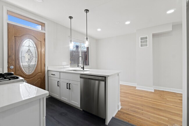 Photo - 135 Lynhaven Dr