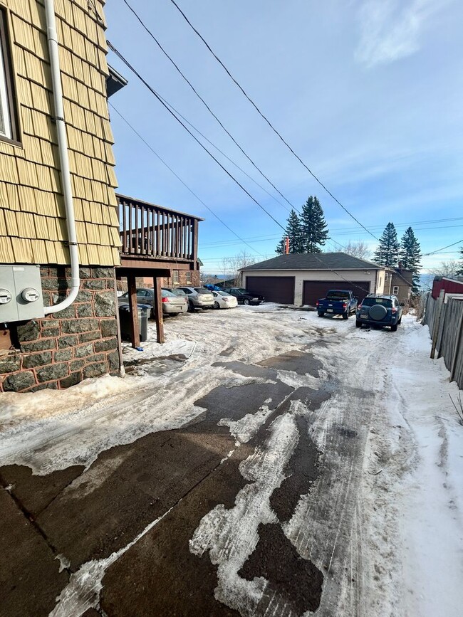 Photo - 624 E 6th St Unit Main House