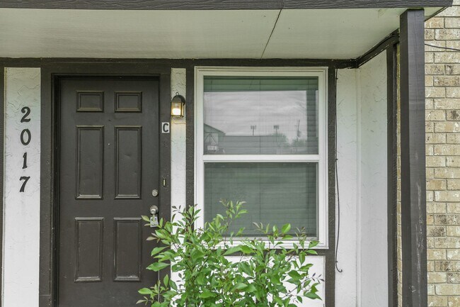 Photo - 2017 Paisley Dr Unit A