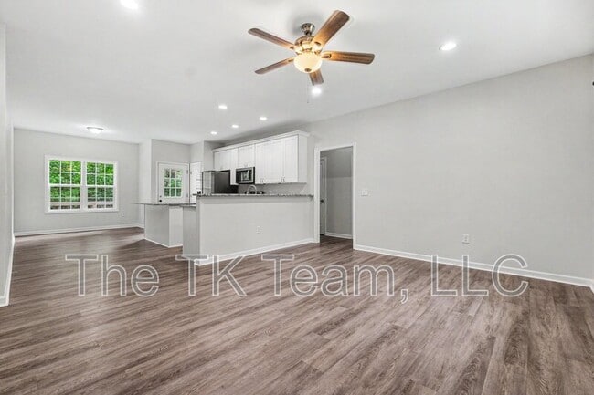 Photo - 324 N Milford Dr