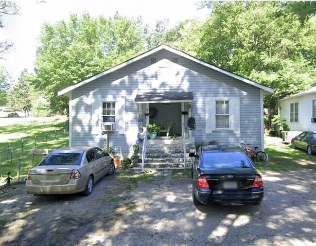 Building Photo - 1304 5th Ave S Unit APT A