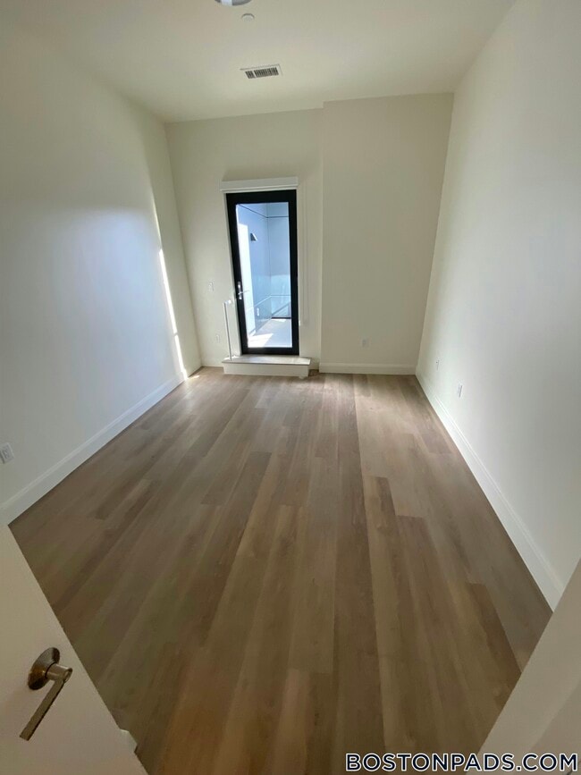 Photo - 1079 Commonwealth Ave Unit 408