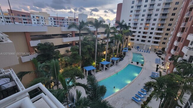 18800 NE 29th Ave Unit 521